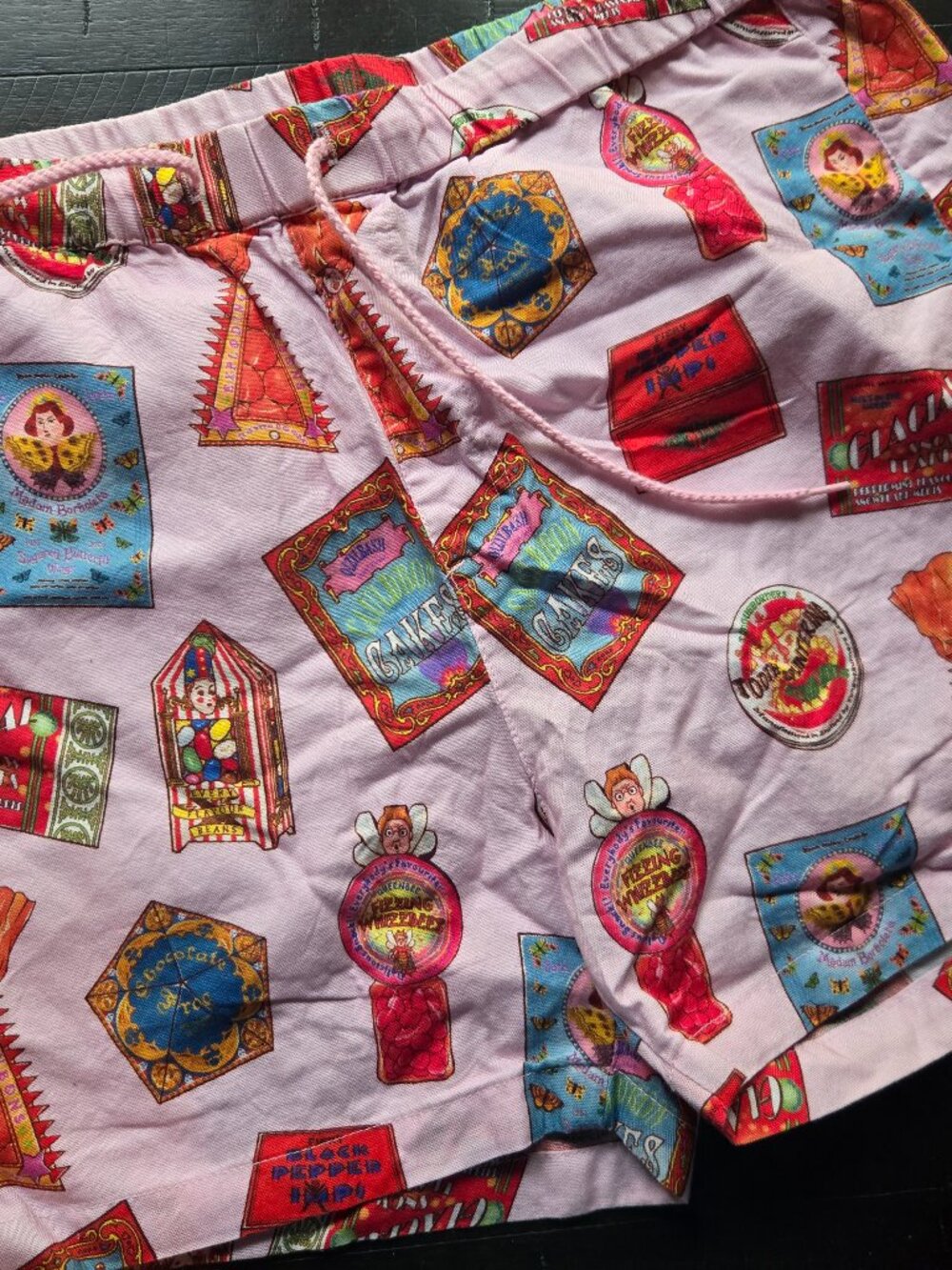 Box Lunch Harry Pottee shorts L honey dukes